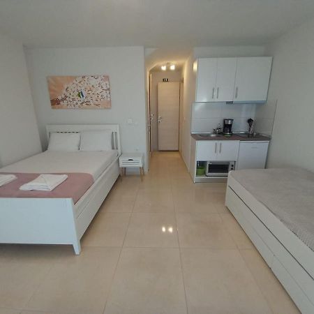 Elenis House Apartment Néa Péramos Bagian luar foto