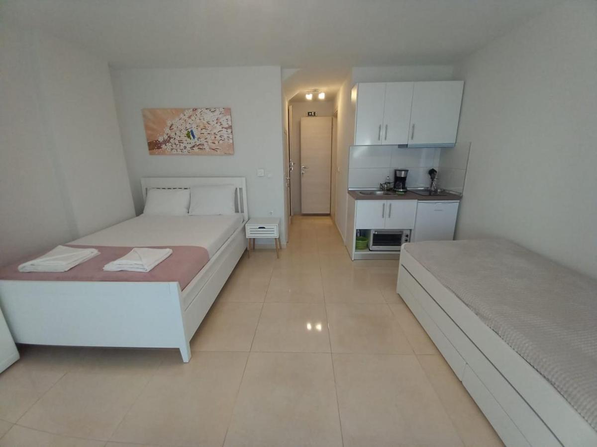 Elenis House Apartment Néa Péramos Bagian luar foto